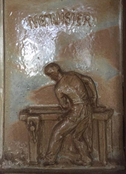 Belle cheminée Art Nouveau en céramique et noyer par Charles Gréber avec frise de travailleurs Belle cheminée Art Nouveau en céramique et noyer par Charles Gréber avec frise de travailleurs-6