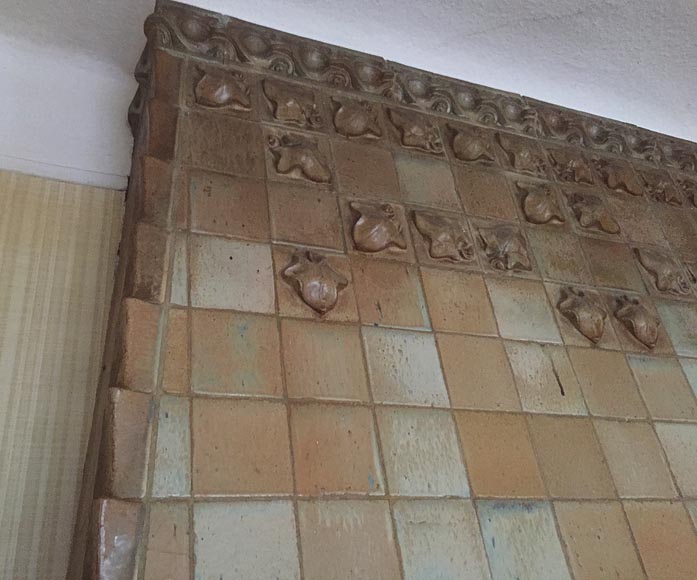 Belle cheminée Art Nouveau en céramique et noyer par Charles Gréber avec frise de travailleurs Belle cheminée Art Nouveau en céramique et noyer par Charles Gréber avec frise de travailleurs-8