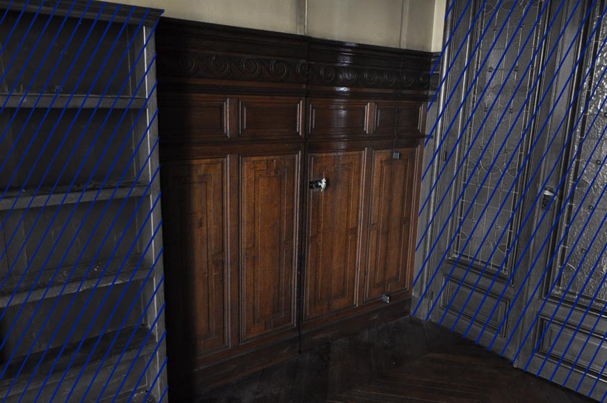 Ensemble de soubassements en bois de chêne à décor de frise de postes Ensemble de soubassements en bois de chêne à décor de frise de postes-3