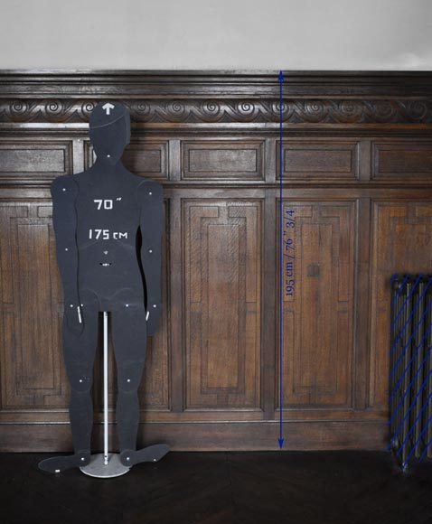 Ensemble de soubassements en bois de chêne à décor de frise de postes Ensemble de soubassements en bois de chêne à décor de frise de postes-8