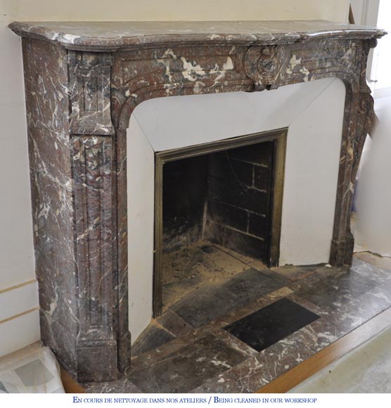 Cheminée ancienne de style Louis XV en marbre Rouge du Nord, XIXè siècle Cheminée ancienne de style Louis XV en marbre Rouge du Nord, XIXè siècle-2