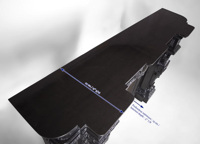 Rare cheminée ancienne de style Napoléon III en marbre Noir Fin de Belgique richement décorée Rare cheminée ancienne de style Napoléon III en marbre Noir Fin de Belgique richement décorée-12