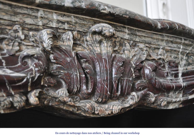 Belle cheminée ancienne de style Régence en marbre Campan Grand Mélange, XIXè siècle Belle cheminée ancienne de style Régence en marbre Campan Grand Mélange, XIXè siècle-2