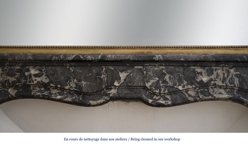 Cheminée ancienne d'époque Régence en marbre Gris Sainte Anne, XVIIIè siècle Cheminée ancienne d'époque Régence en marbre Gris Sainte Anne, XVIIIè siècle-1