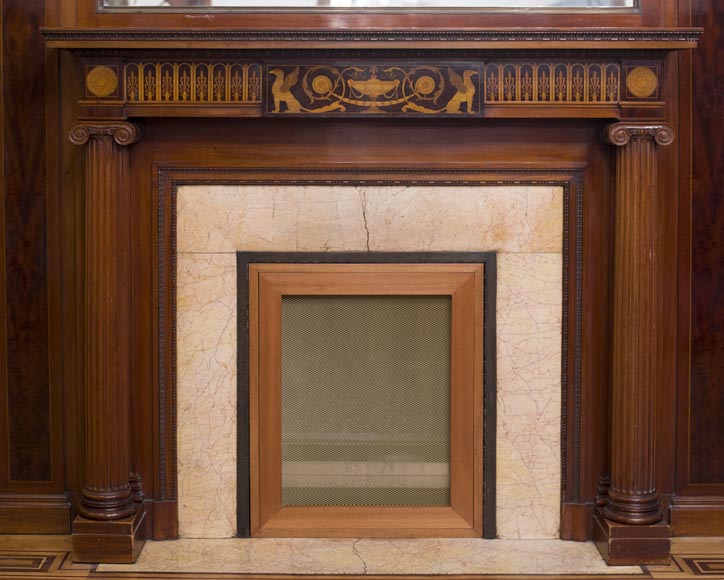 Exceptionnelle pièce de boiserie complète de style Regency en marqueterie d'acajou avec sa cheminée, France XIXè siècle Exceptionnelle pièce de boiserie complète de style Regency en marqueterie d'acajou avec sa cheminée, France XIXè siècle-1