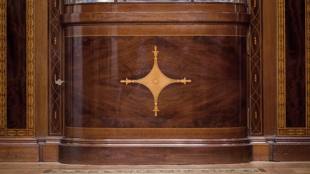 Exceptionnelle pièce de boiserie complète de style Regency en marqueterie d'acajou avec sa cheminée, France XIXè siècle Exceptionnelle pièce de boiserie complète de style Regency en marqueterie d'acajou avec sa cheminée, France XIXè siècle-9