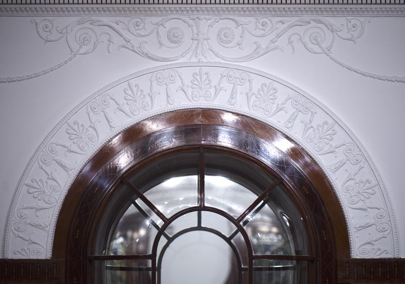 Exceptionnelle pièce de boiserie complète de style Regency en marqueterie d'acajou avec sa cheminée, France XIXè siècle Exceptionnelle pièce de boiserie complète de style Regency en marqueterie d'acajou avec sa cheminée, France XIXè siècle-12