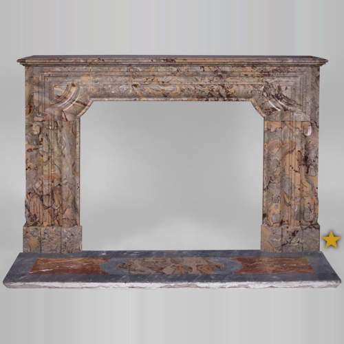 Cheminée ancienne de style Louis XIV en marbre Sarrancolin Ilhet et sa belle dalle foyère