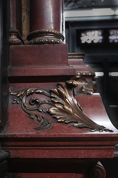 Rare pièce de boiserie Napoléon III en bois noirci avec sa cheminée monumentale en stuc à l'imitation du porphyre Rare pièce de boiserie Napoléon III en bois noirci avec sa cheminée monumentale en stuc à l'imitation du porphyre-7