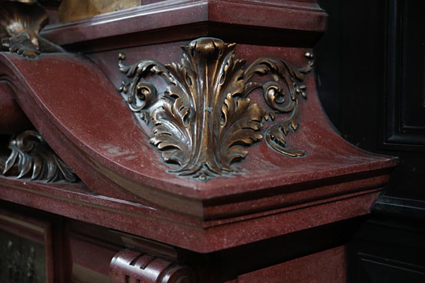 Rare pièce de boiserie Napoléon III en bois noirci avec sa cheminée monumentale en stuc à l'imitation du porphyre Rare pièce de boiserie Napoléon III en bois noirci avec sa cheminée monumentale en stuc à l'imitation du porphyre-8