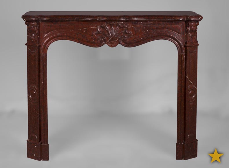 Cheminée ancienne de style Louis XV à trois coquilles en marbre Rouge Griotte Cheminée ancienne de style Louis XV à trois coquilles en marbre Rouge Griotte-0