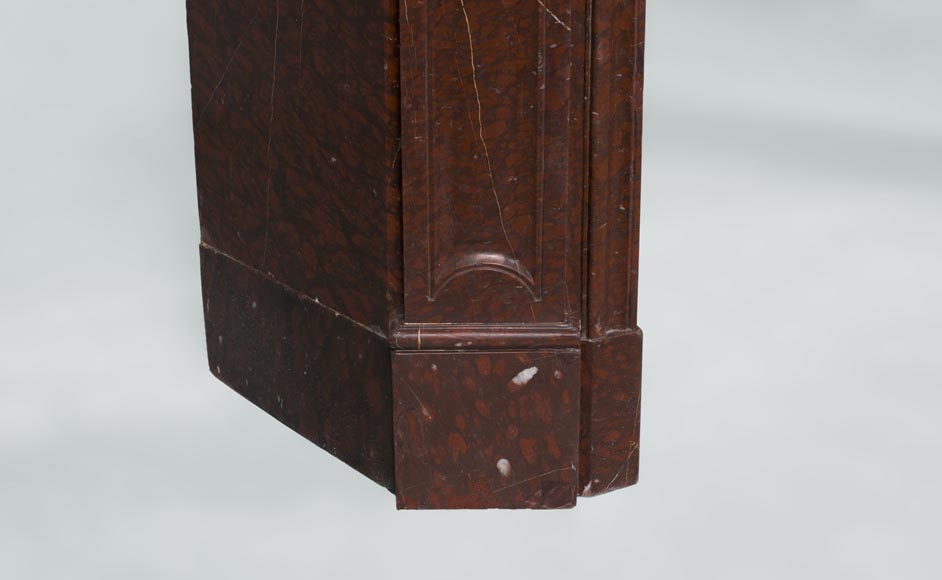 Cheminée ancienne de style Louis XV à trois coquilles en marbre Rouge Griotte Cheminée ancienne de style Louis XV à trois coquilles en marbre Rouge Griotte-4