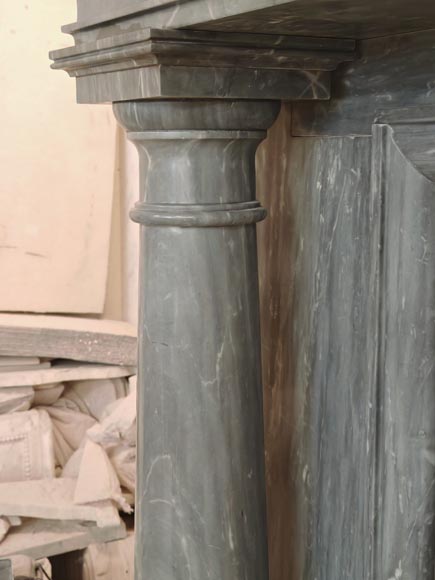 Cheminée de style Napoléon III à colonnes détachées en marbre de Turquin Cheminée de style Napoléon III à colonnes détachées en marbre de Turquin-3