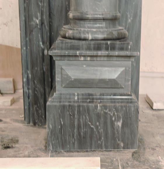 Cheminée de style Napoléon III à colonnes détachées en marbre de Turquin Cheminée de style Napoléon III à colonnes détachées en marbre de Turquin-7