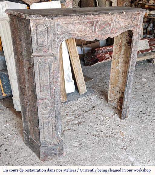 Cheminée de style Louis XV modèle Pompadour sculptée en marbre Bois Jourdan Cheminée de style Louis XV modèle Pompadour sculptée en marbre Bois Jourdan-2