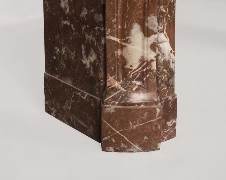 Cheminée ancienne de style Louis XV, modèle Pompadour, en marbre Rouge du Nord Cheminée ancienne de style Louis XV, modèle Pompadour, en marbre Rouge du Nord-6