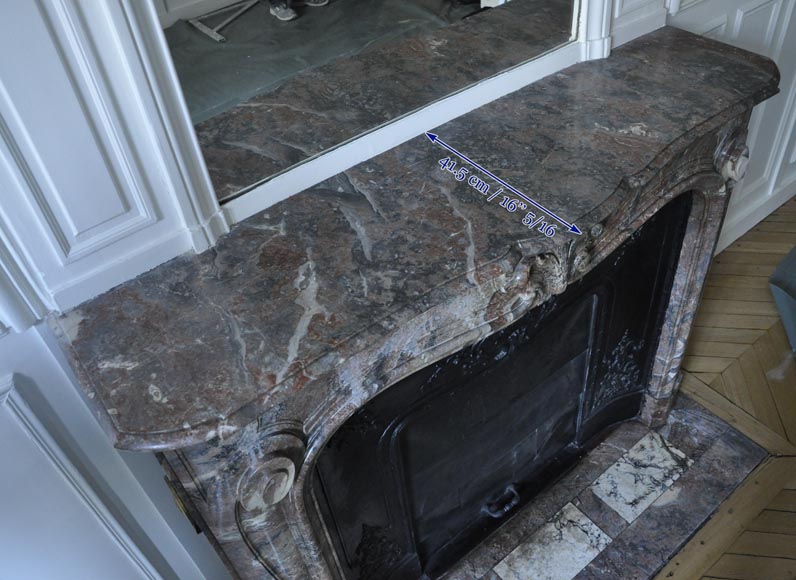 Cheminée ancienne de style Louis XV en marbre Rouge du Nord à la coquille feuillagée  Cheminée ancienne de style Louis XV en marbre Rouge du Nord à la coquille feuillagée -9
