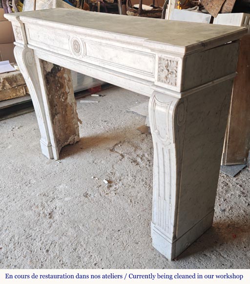 Cheminée de style Louis XVI à fleur de tournesol en marbre de Carrare Cheminée de style Louis XVI à fleur de tournesol en marbre de Carrare-5