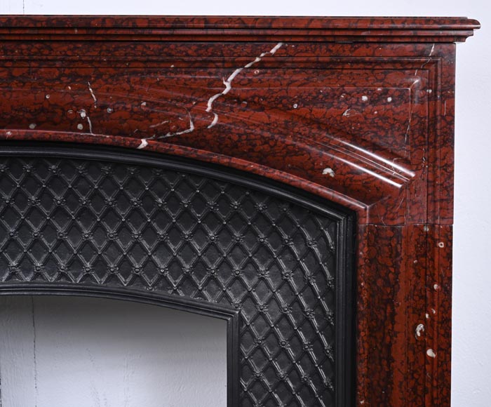 Cheminée de style Louis XIV à boudin sculptée en marbre Griotte Cheminée de style Louis XIV à boudin sculptée en marbre Griotte-6