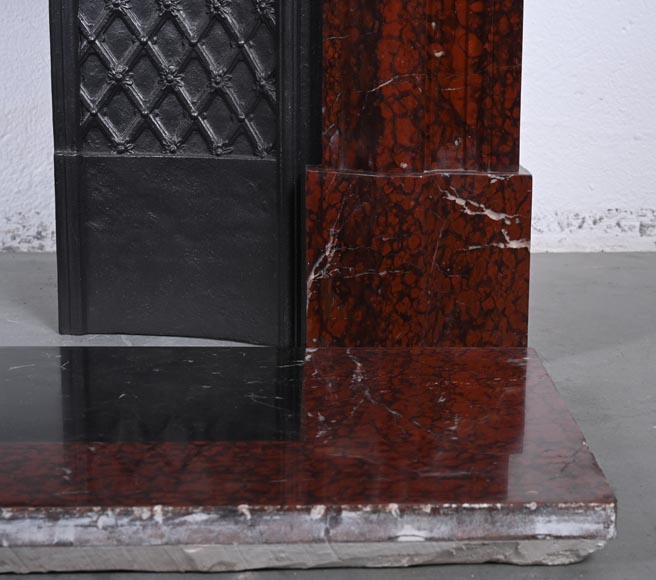 Cheminée de style Louis XIV à boudin sculptée en marbre Griotte Cheminée de style Louis XIV à boudin sculptée en marbre Griotte-7