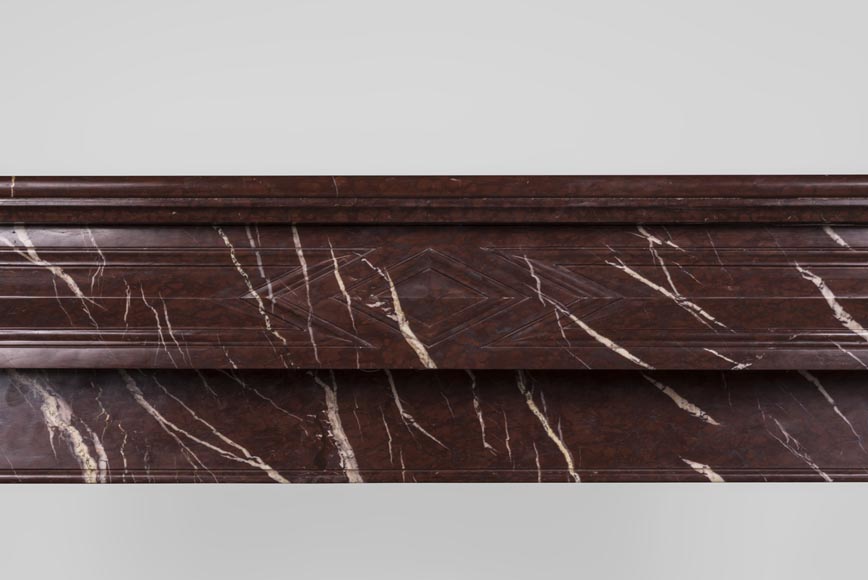 Cheminée ancienne de style Napoléon III en marbre Rouge Griotte aux pattes et feuilles d’acanthe Cheminée ancienne de style Napoléon III en marbre Rouge Griotte aux pattes et feuilles d’acanthe-1