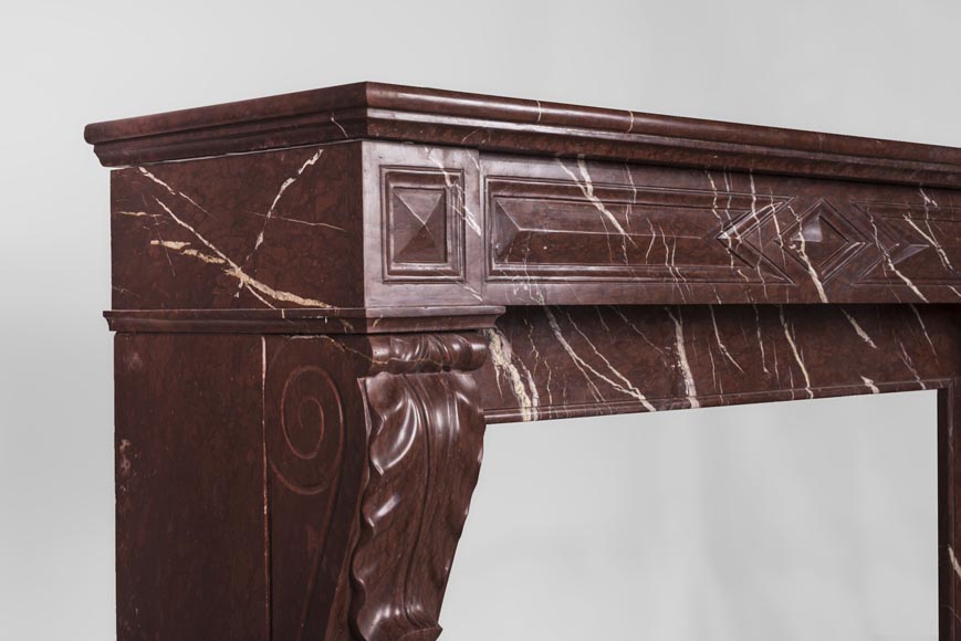 Cheminée ancienne de style Napoléon III en marbre Rouge Griotte aux pattes et feuilles d’acanthe Cheminée ancienne de style Napoléon III en marbre Rouge Griotte aux pattes et feuilles d’acanthe-4
