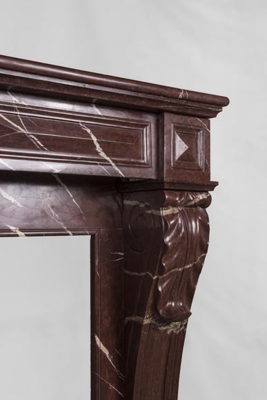 Cheminée ancienne de style Napoléon III en marbre Rouge Griotte aux pattes et feuilles d’acanthe Cheminée ancienne de style Napoléon III en marbre Rouge Griotte aux pattes et feuilles d’acanthe-8