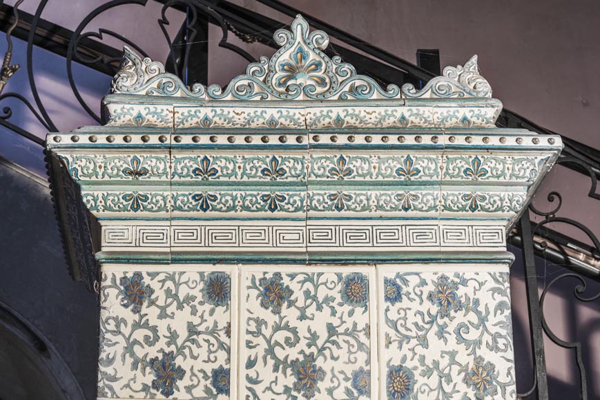 Grand poêle ancien en faïence blanc et bleu Grand poêle ancien en faïence blanc et bleu-2