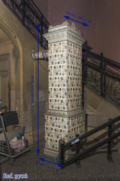 Grand poêle ancien en faïence blanc et bleu Grand poêle ancien en faïence blanc et bleu-5