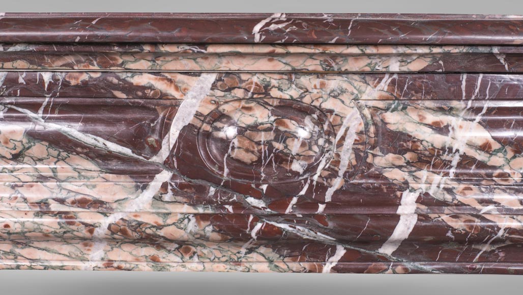 Cheminée ancienne de style Louis XV, modèle Pompadour, en marbre Campan rubané Cheminée ancienne de style Louis XV, modèle Pompadour, en marbre Campan rubané-1