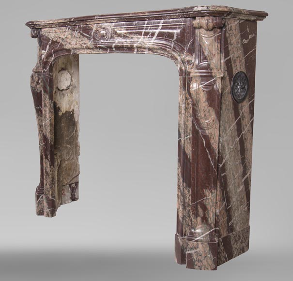 Cheminée ancienne de style Louis XV, modèle Pompadour, en marbre Campan rubané Cheminée ancienne de style Louis XV, modèle Pompadour, en marbre Campan rubané-5