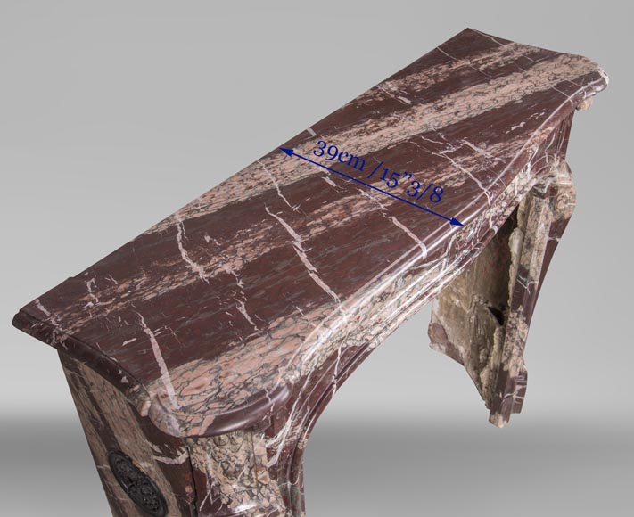 Cheminée ancienne de style Louis XV, modèle Pompadour, en marbre Campan rubané Cheminée ancienne de style Louis XV, modèle Pompadour, en marbre Campan rubané-8