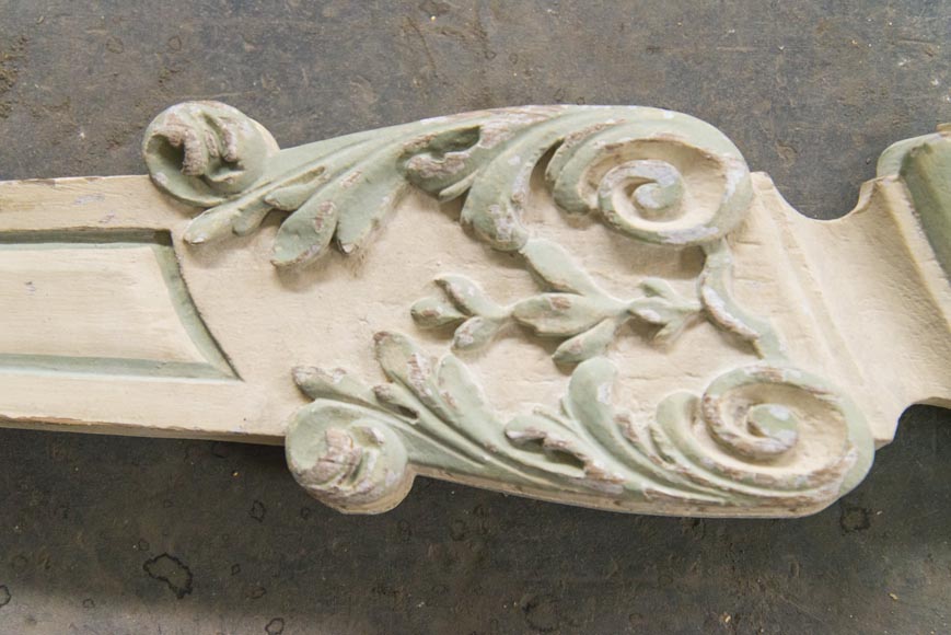 Ensemble de balustres d'escalier en bois sculpté peint Ensemble de balustres d'escalier en bois sculpté peint-1