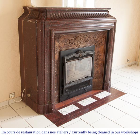 Cheminée ancienne de style Louis XIV, à acrotère et boudin, en marbre Rouge Griotte Cheminée ancienne de style Louis XIV, à acrotère et boudin, en marbre Rouge Griotte-2