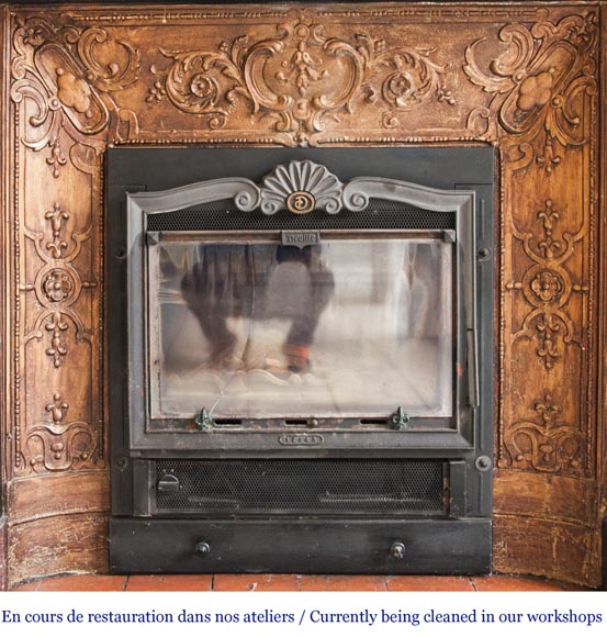 Cheminée ancienne de style Louis XIV, à acrotère et boudin, en marbre Rouge Griotte Cheminée ancienne de style Louis XIV, à acrotère et boudin, en marbre Rouge Griotte-7