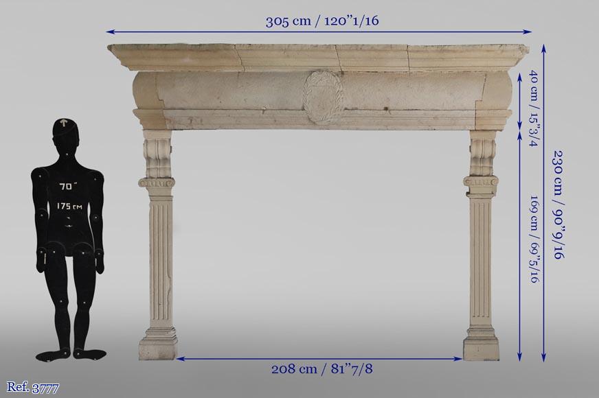 Importante cheminée en pierre du XVIIe siècle Importante cheminée en pierre du XVIIe siècle-3
