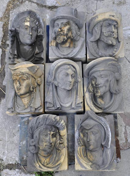 Ensemble de visages sculptés et d'éléments décoratifs en pierre de Soleil des Ardennes, fin du XIXe siècle Ensemble de visages sculptés et d'éléments décoratifs en pierre de Soleil des Ardennes, fin du XIXe siècle-1