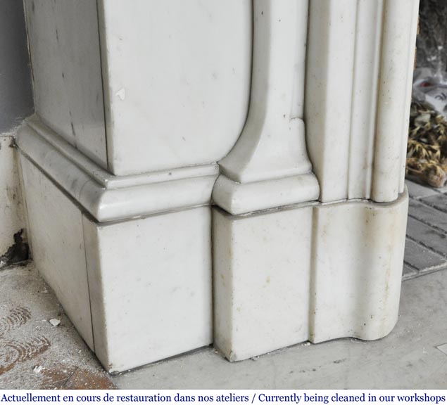 Cheminée ancienne Napoléon III en marbre demi statuaire, à décor de profil de femme dans un médaillon perlé Cheminée ancienne Napoléon III en marbre demi statuaire, à décor de profil de femme dans un médaillon perlé-9