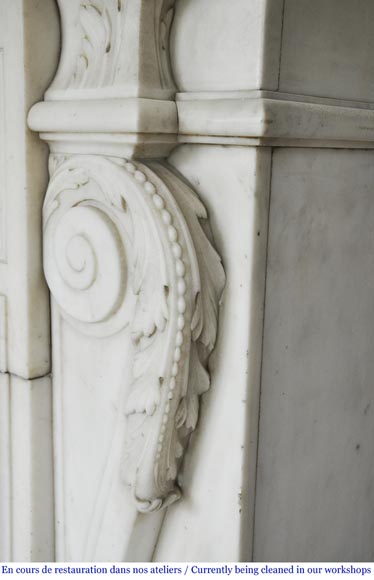 Cheminée ancienne Napoléon III en marbre demi statuaire, à décor de profil de femme dans un médaillon perlé Cheminée ancienne Napoléon III en marbre demi statuaire, à décor de profil de femme dans un médaillon perlé-12