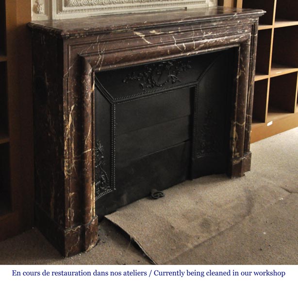 Cheminée ancienne de style Louis XIV en marbre Rouge du Nord avec son intérieur en fonte Cheminée ancienne de style Louis XIV en marbre Rouge du Nord avec son intérieur en fonte-2