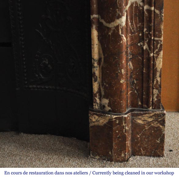 Cheminée ancienne de style Louis XIV en marbre Rouge du Nord avec son intérieur en fonte Cheminée ancienne de style Louis XIV en marbre Rouge du Nord avec son intérieur en fonte-7