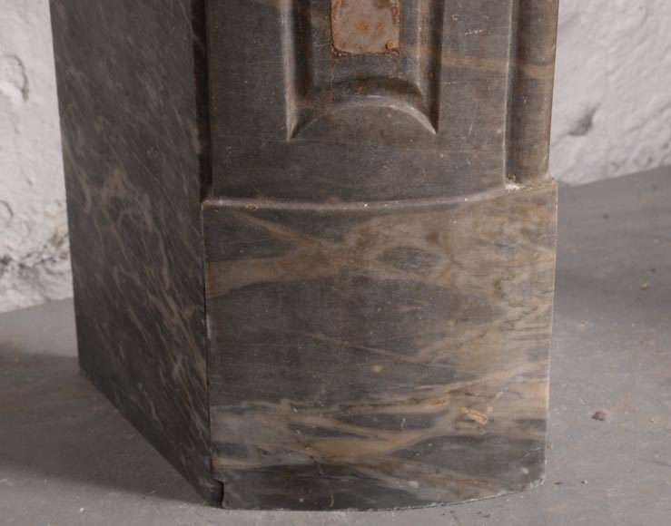 Cheminée provençale du XVIIIe siècle en Bleu Turquin, Brèche Violette et Sarrancolin Fantastico Cheminée provençale du XVIIIe siècle en Bleu Turquin, Brèche Violette et Sarrancolin Fantastico-4