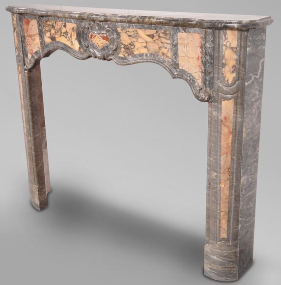 Cheminée provençale du XVIIIe siècle en Bleu Turquin, Brèche Violette et Sarrancolin Fantastico Cheminée provençale du XVIIIe siècle en Bleu Turquin, Brèche Violette et Sarrancolin Fantastico-5