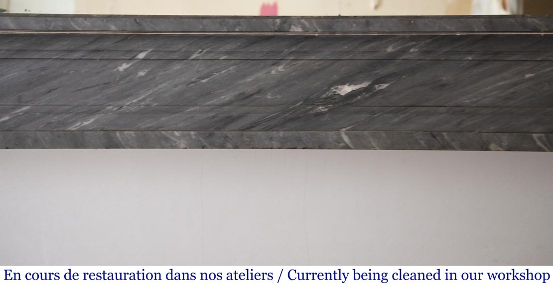 Cheminée ancienne de style Louis XVI à demi-colonnes en marbre Bleu Turquin Cheminée ancienne de style Louis XVI à demi-colonnes en marbre Bleu Turquin-1