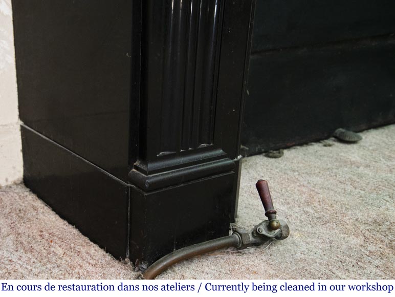 Cheminée ancienne de style Louis XVI en marbre Noir Fin de Belgique Cheminée ancienne de style Louis XVI en marbre Noir Fin de Belgique-5