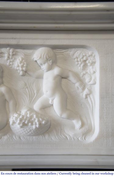 Cheminée en marbre de Carrare à décor d'Adam et Eve Cheminée en marbre de Carrare à décor d'Adam et Eve-2