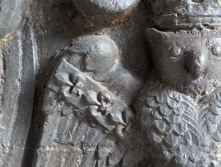 Plaque de cheminée aux armes du Châtelet Plaque de cheminée aux armes du Châtelet-7