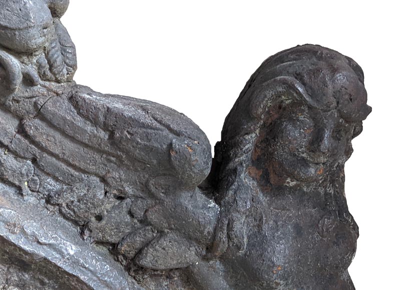 Plaque de cheminée aux armes du Châtelet Plaque de cheminée aux armes du Châtelet-13