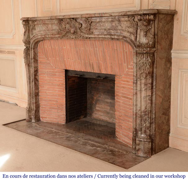 Cheminée ancienne de style Régence richement sculptée, en marbre Escalette Cheminée ancienne de style Régence richement sculptée, en marbre Escalette-9