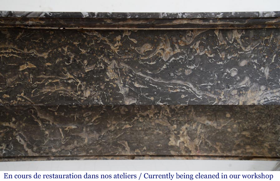 Cheminée ancienne de style Napoléon III en marbre à modillons Cheminée ancienne de style Napoléon III en marbre à modillons-1